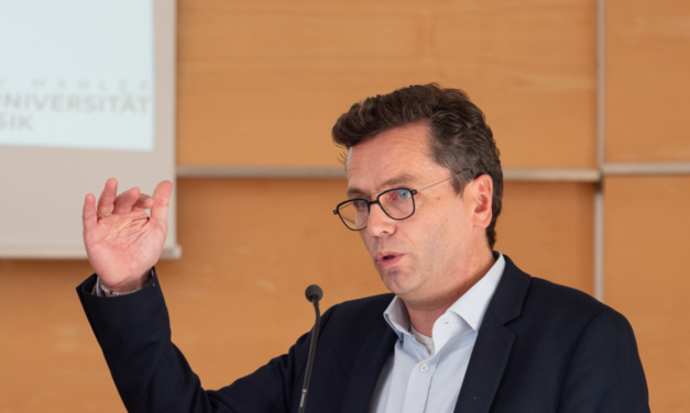 Helmut Schaumberger als Keynote-Speaker beim zweiten Symposium „Sächsische Schulchöre“ in Dresden 