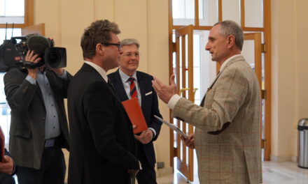 Minister Polaschek auf Besuch in der GMPU