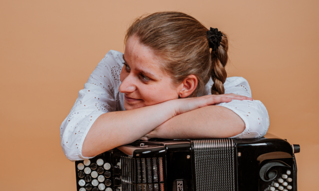 Kompositionsstudentin Tinkara Zupan für das Young Composers Meeting des Orkest De Ereprijs ausgewählt