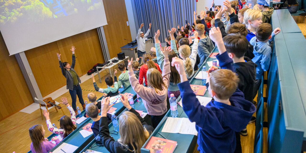 Die GMPU bei der Uni für Kinder an der AAU