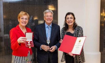 Ehrenzeichen des Landes Kärnten für Hilda Fanta