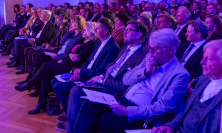 GMPU feiert Doktoratsakkreditierung mit 200 Gästen