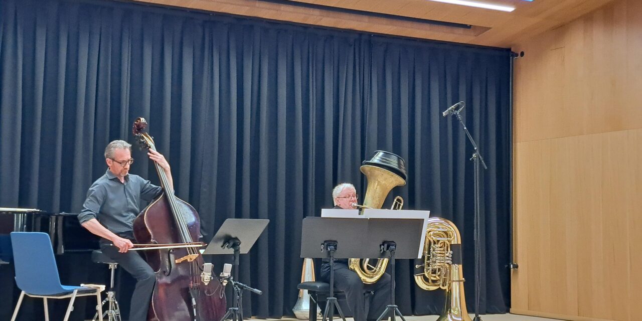 Kooperation „speak low“ für Tuba und Kontrabass